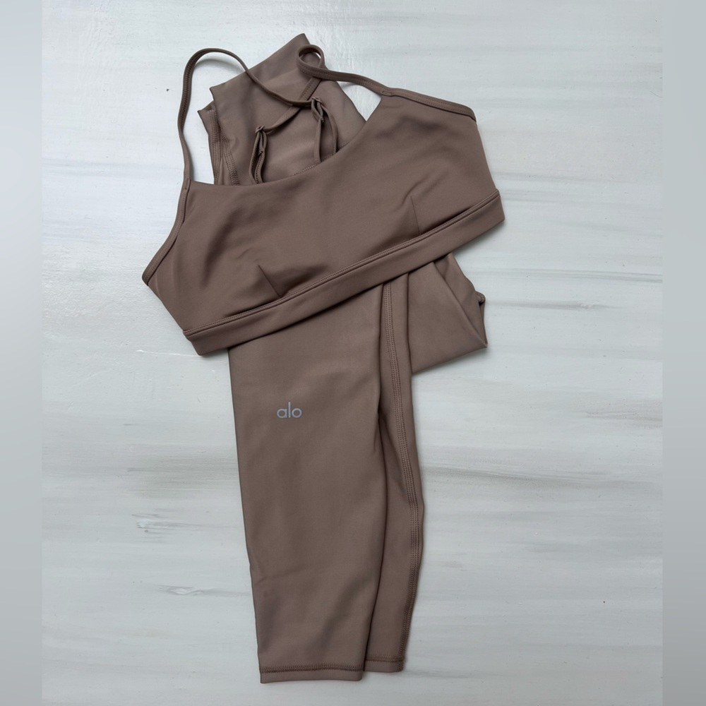 Alo Yoga Workout Set!